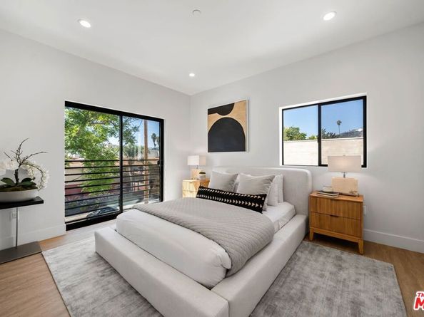 1624 N Normandie Avenue B, Los Angeles CA 90027