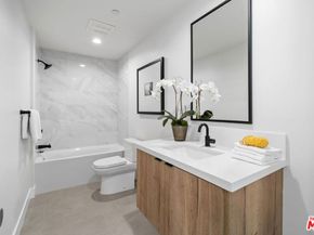 1624 N Normandie Avenue B, Los Angeles CA 90027