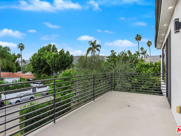 444 N Laurel Avenue, Los Angeles CA 90048