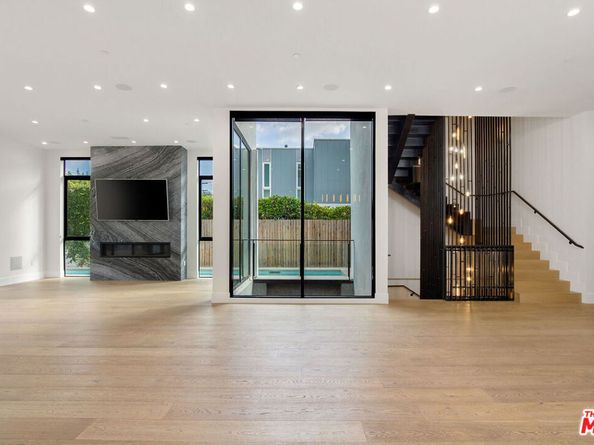 444 N Laurel Avenue, Los Angeles CA 90048