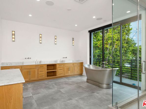 444 N Laurel Avenue, Los Angeles CA 90048