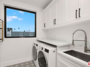 444 N Laurel Avenue, Los Angeles CA 90048