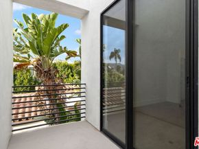 444 N Laurel Avenue, Los Angeles CA 90048