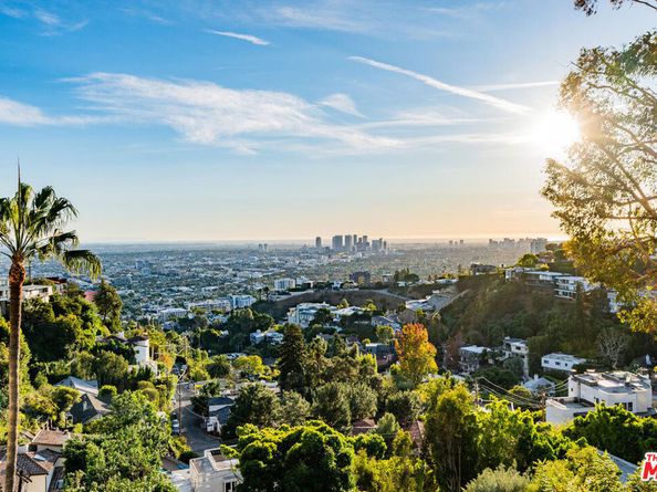 8796 Hollywood Boulevard, Los Angeles CA 90069