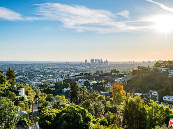 8796 Hollywood Boulevard, Los Angeles CA 90069