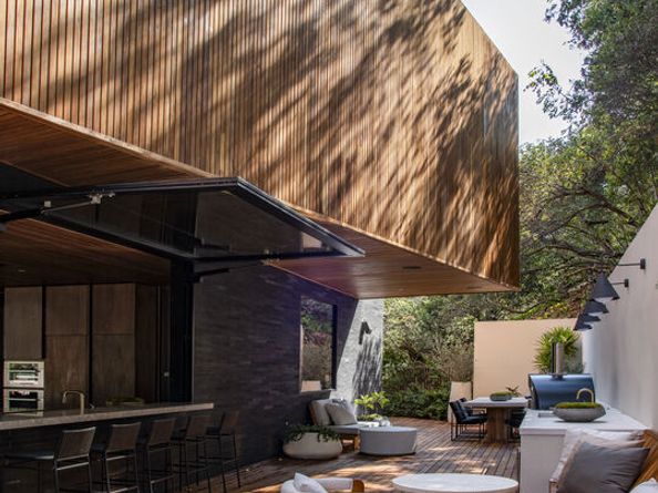 2535 Hutton Drive, Beverly Hills CA 90210