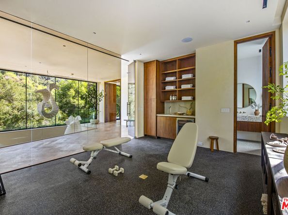 2535 Hutton Drive, Beverly Hills CA 90210