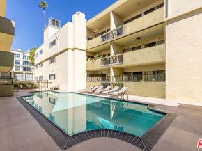 11970 Montana Avenue 108, Los Angeles CA 90049