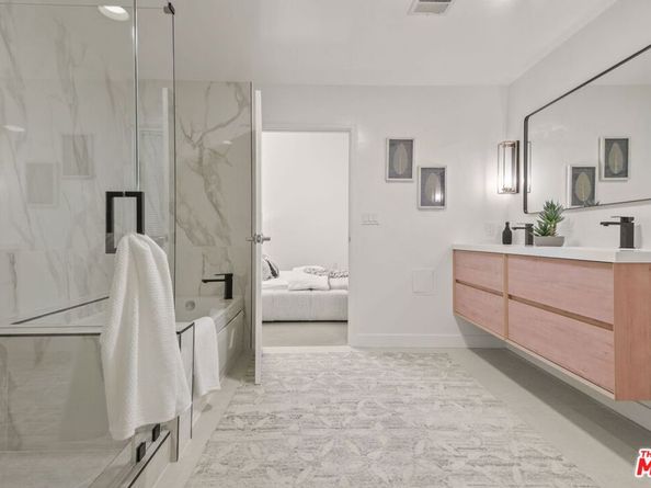 1130 S Flower Street 211, Los Angeles CA 90015