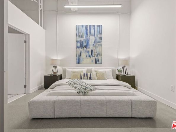 1130 S Flower Street 211, Los Angeles CA 90015