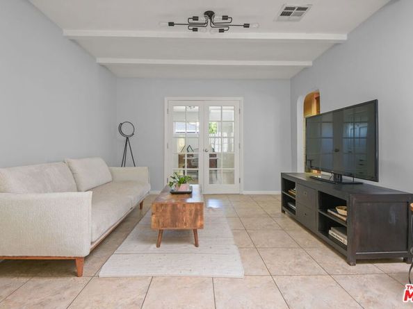 5638 Beck Avenue, North Hollywood CA 91601