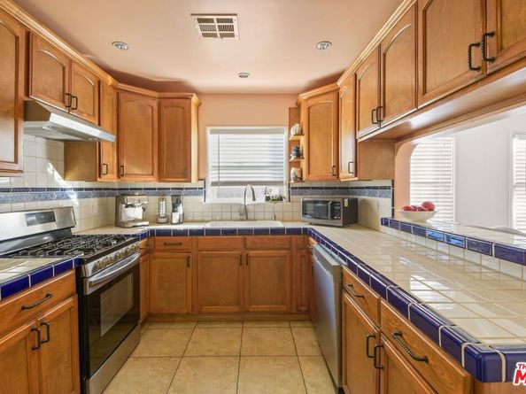 5638 Beck Avenue, North Hollywood CA 91601