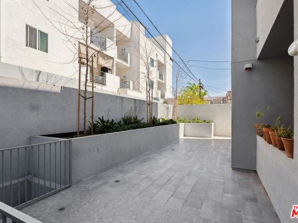 1746 Garfield Place 102, Los Angeles CA 90028