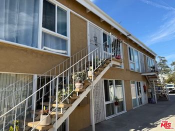 2125 Crenshaw Boulevard