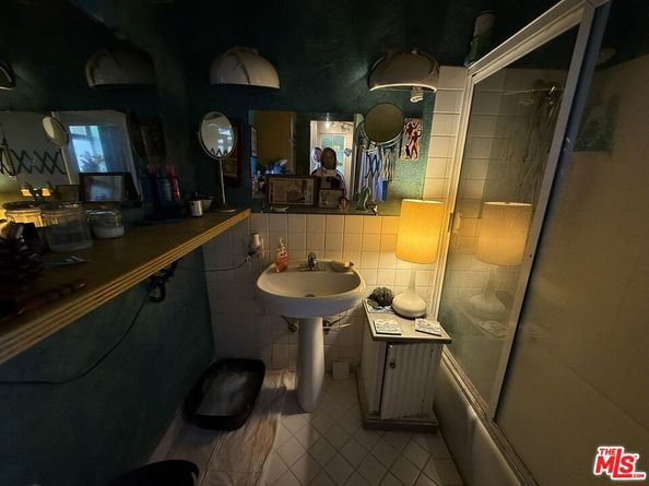 3728 York Boulevard, Los Angeles CA 90065