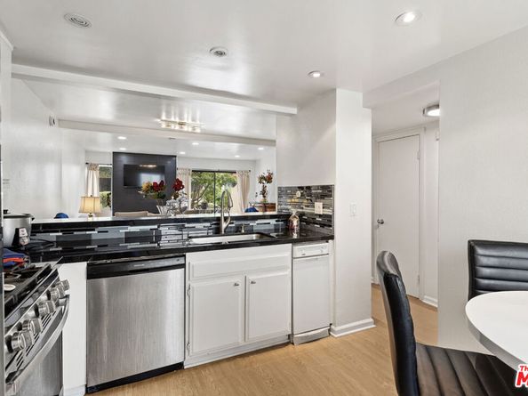 5720 Owensmouth Avenue 152, Woodland Hills CA 91367