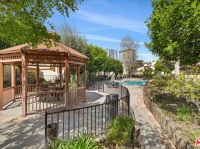 5720 Owensmouth Avenue 152, Woodland Hills CA 91367