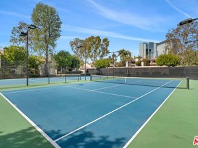 5720 Owensmouth Avenue 152, Woodland Hills CA 91367