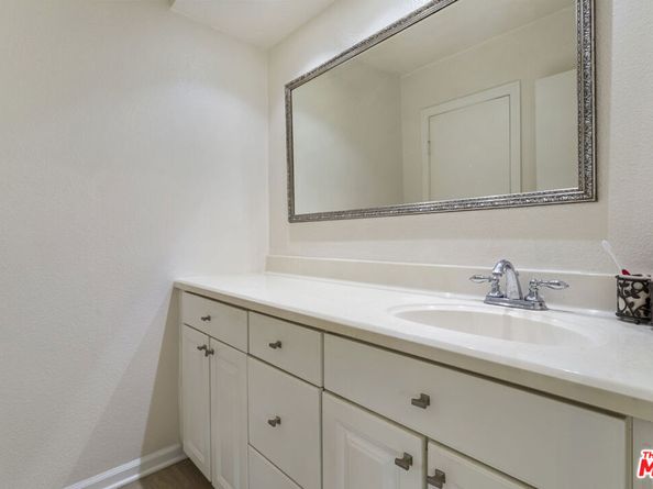 5720 Owensmouth Avenue 152, Woodland Hills CA 91367