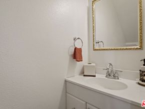 5720 Owensmouth Avenue 152, Woodland Hills CA 91367