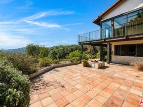 1382 Edgehill Place, Pasadena CA 91103