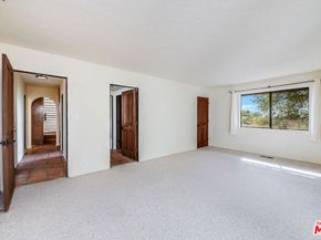 1382 Edgehill Place, Pasadena CA 91103