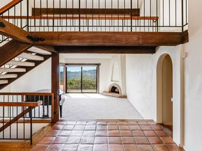 1382 Edgehill Place, Pasadena CA 91103