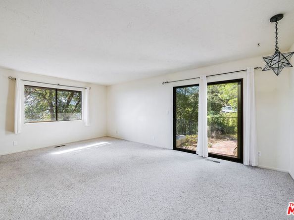 1382 Edgehill Place, Pasadena CA 91103