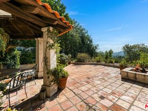 1382 Edgehill Place, Pasadena CA 91103