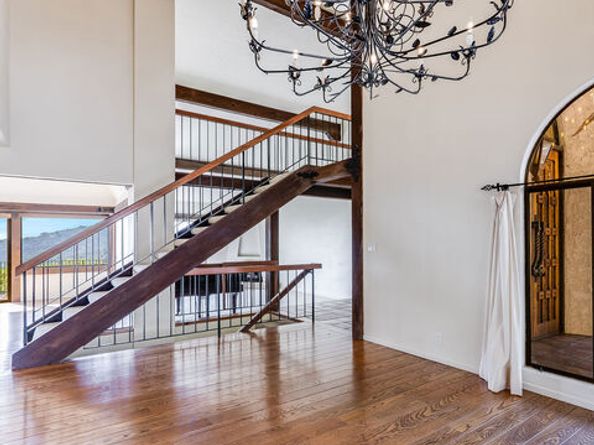 1382 Edgehill Place, Pasadena CA 91103