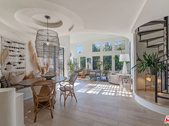 12603 Moorpark Street 304, Studio City CA 91604