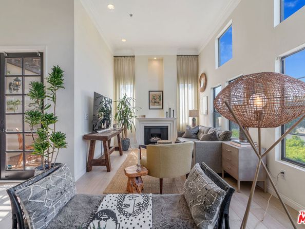 12603 Moorpark Street 304, Studio City CA 91604