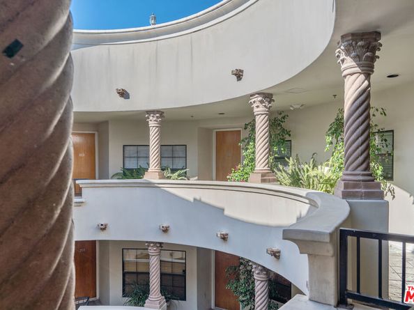 12603 Moorpark Street 304, Studio City CA 91604
