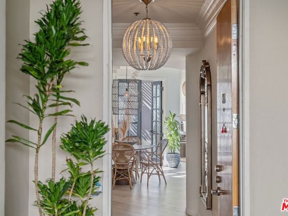12603 Moorpark Street 304, Studio City CA 91604