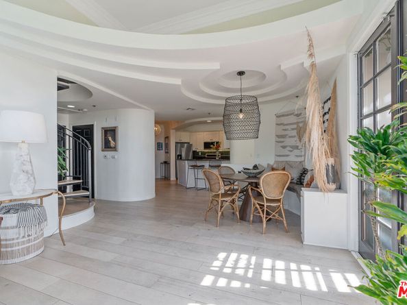 12603 Moorpark Street 304, Studio City CA 91604