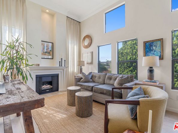 12603 Moorpark Street 304, Studio City CA 91604