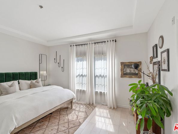 12603 Moorpark Street 304, Studio City CA 91604