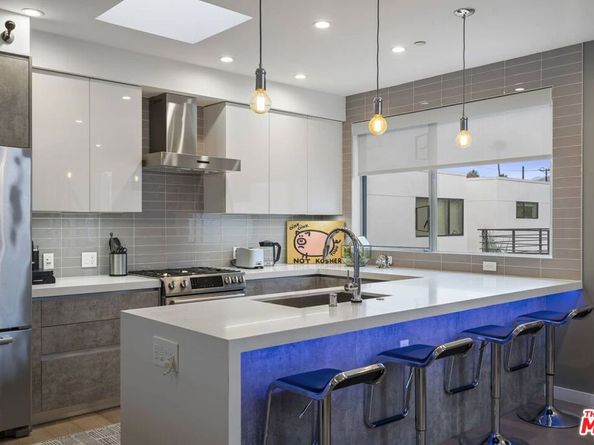 7193 W Formosa Fusion Court, Los Angeles CA 90046