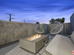 7193 W Formosa Fusion Court, Los Angeles CA 90046