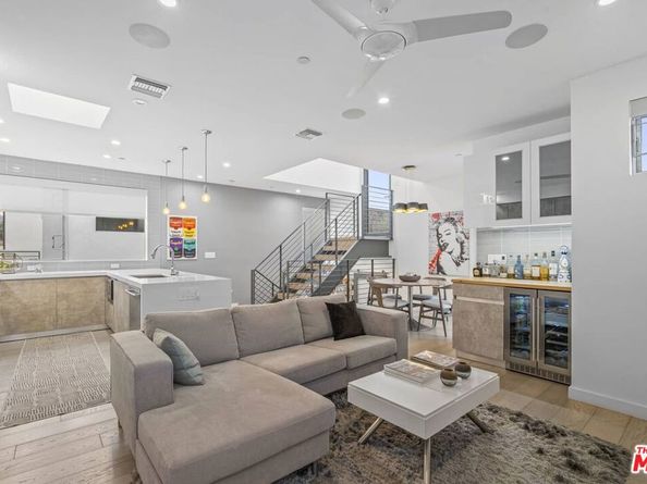 7193 W Formosa Fusion Court, Los Angeles CA 90046