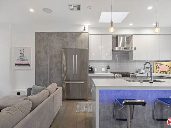 7193 W Formosa Fusion Court, Los Angeles CA 90046