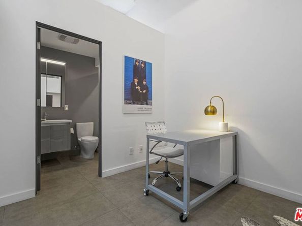7193 W Formosa Fusion Court, Los Angeles CA 90046