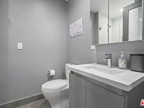 7193 W Formosa Fusion Court, Los Angeles CA 90046