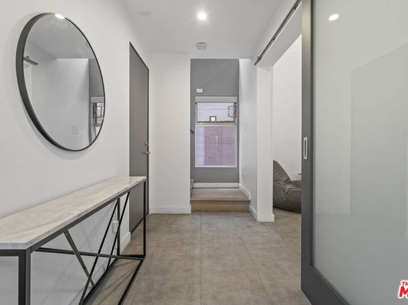7193 W Formosa Fusion Court, Los Angeles CA 90046