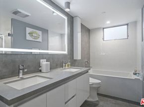 7193 W Formosa Fusion Court, Los Angeles CA 90046