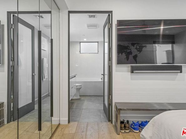 7193 W Formosa Fusion Court, Los Angeles CA 90046