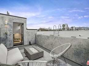 7193 W Formosa Fusion Court, Los Angeles CA 90046