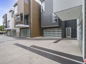 7193 W Formosa Fusion Court, Los Angeles CA 90046