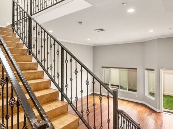 5241 Colodny Drive 103, Agoura Hills CA 91301