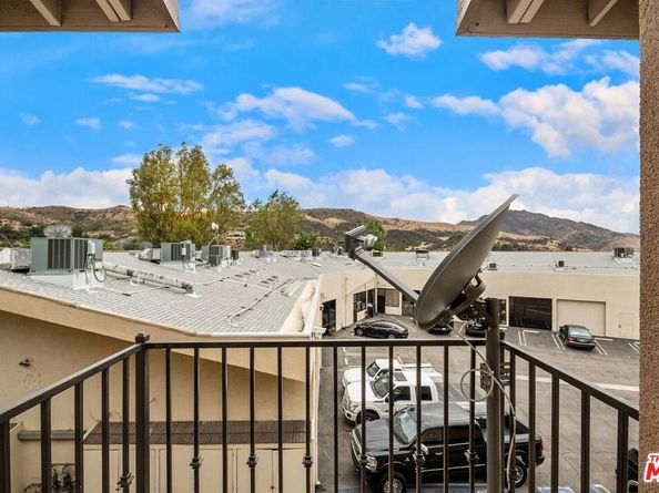 5241 Colodny Drive 103, Agoura Hills CA 91301